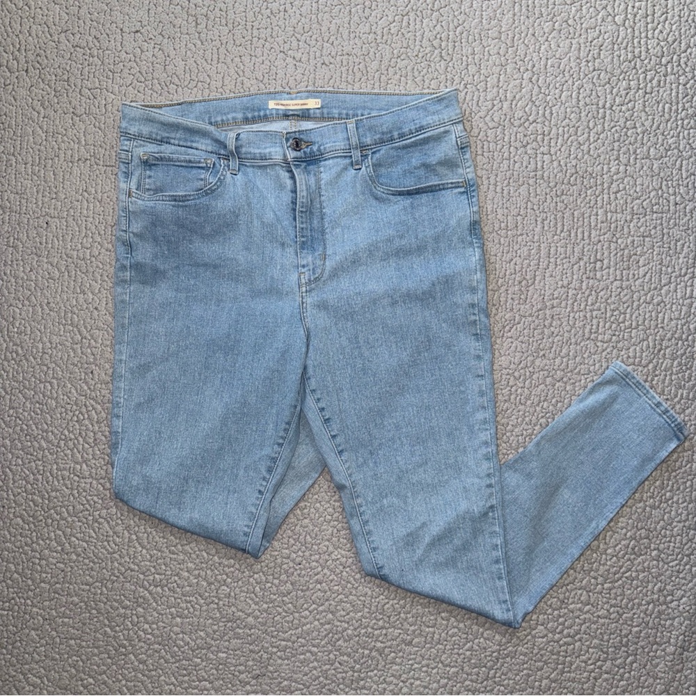 Women's Light Blue Jeans